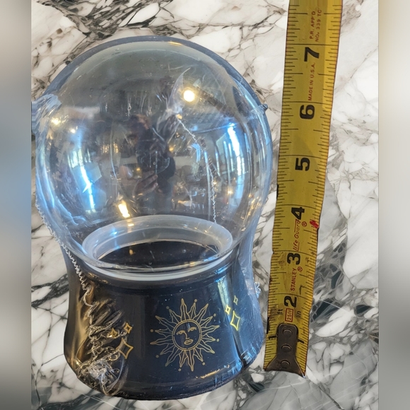 Spooky Crystal Ball display decor - Picture 2 of 2